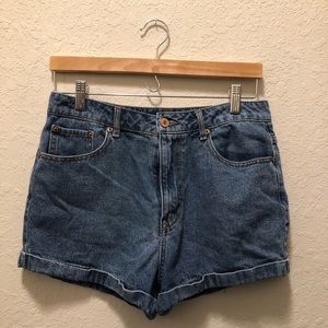 Forever 21 jean shorts size 28
